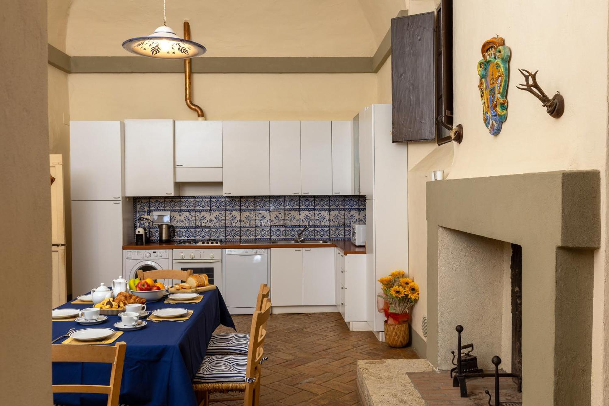 Apartamento Palazzo Costanti - A 8 Minuti Dalle Terme San Quirico dʼOrcia Exterior foto